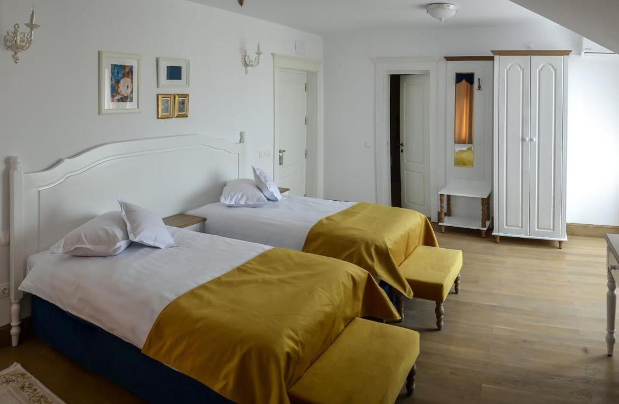 Hotel Coquette Măneciu Exteriör bild