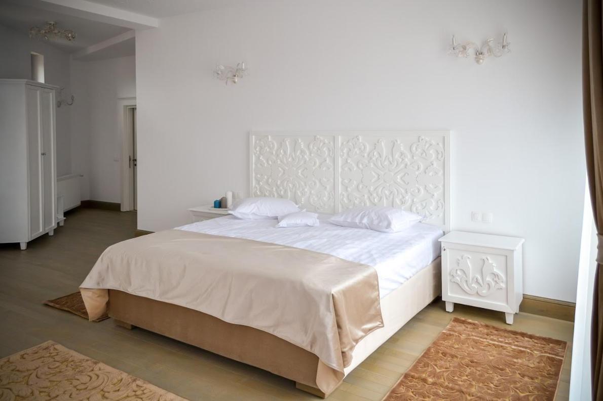 Hotel Coquette Măneciu Exteriör bild